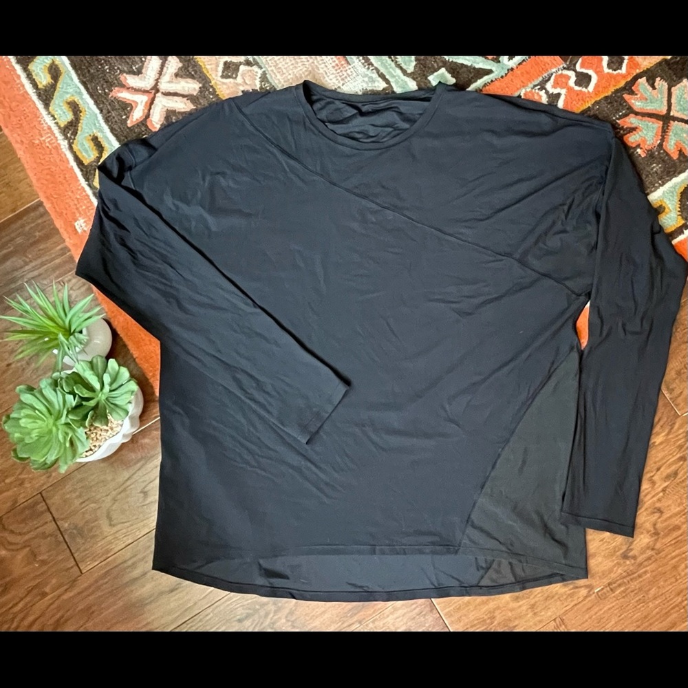 Lululemon Spandex/mesh accent running shirt